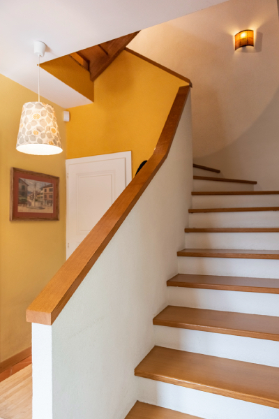 Maison individuelle à vendre à Bernex par l'agence Désormière & Vanhalst - escaliers